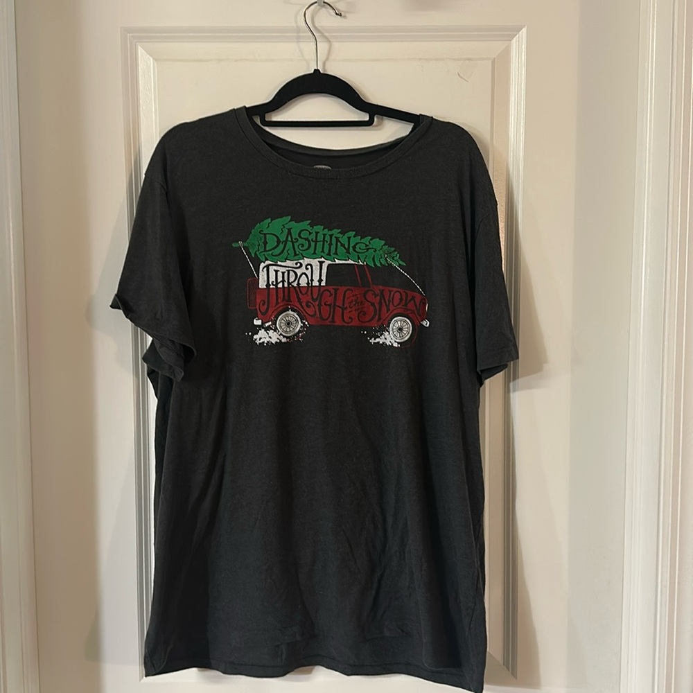 Men’s graphic tshirt, size XXL. “Dashing through the snow”